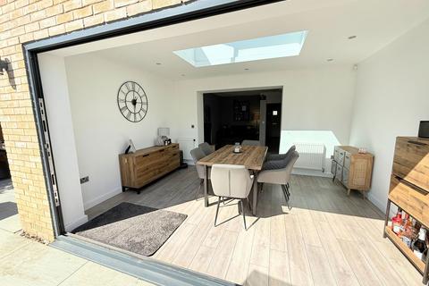 30 Martin Drive, Stone, Dartford, DA2 6BF