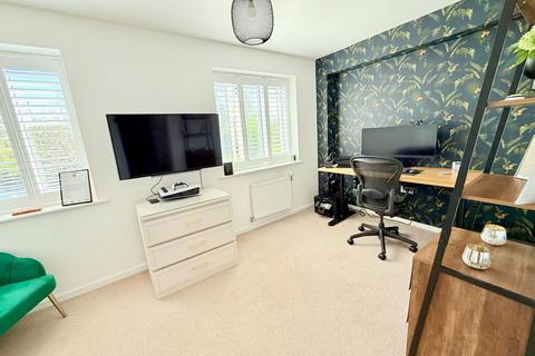 30 Martin Drive, Stone, Dartford, DA2 6BF