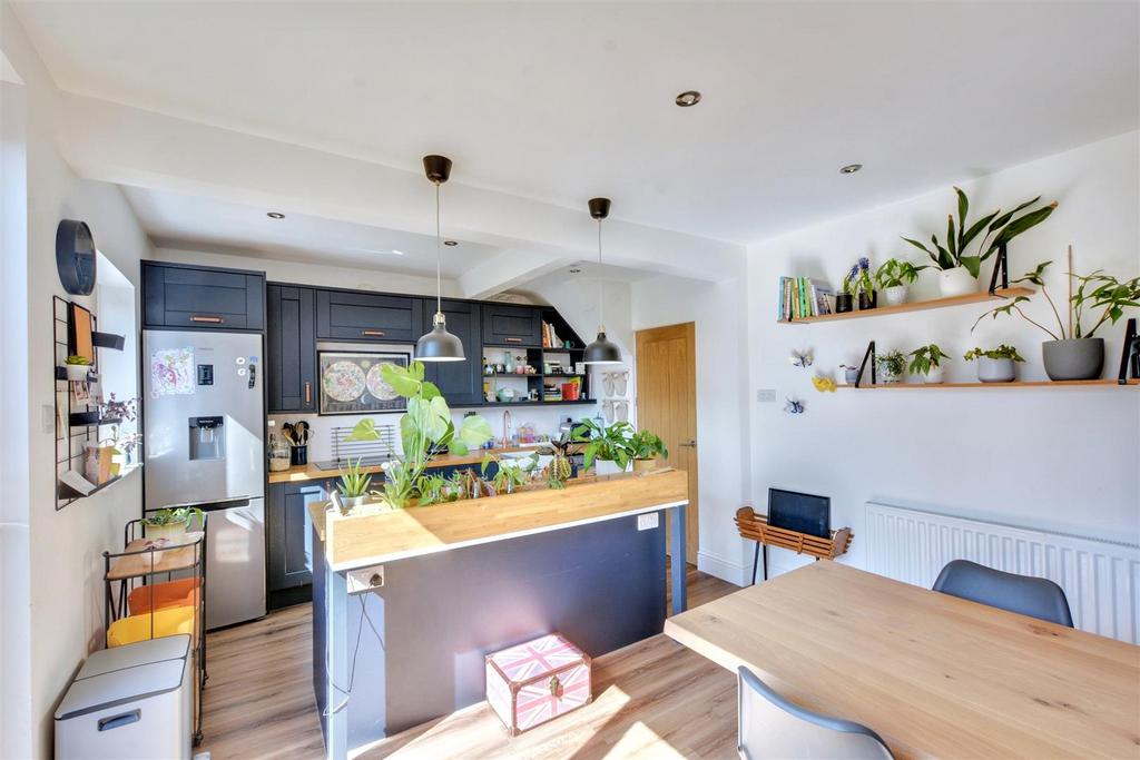 Kitchen 3.jpeg