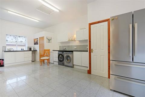 1 Bramley Carr, Barnsley, S70 6RX