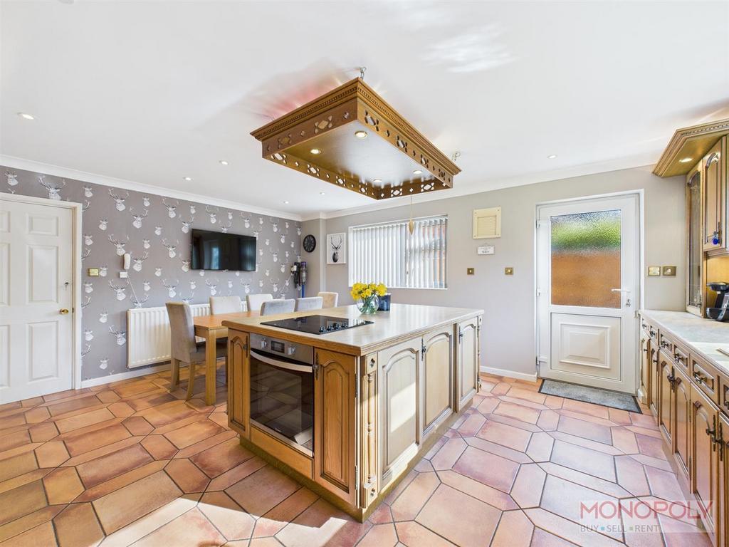 CAM04439 G0-PR0016-STILL011.jpg