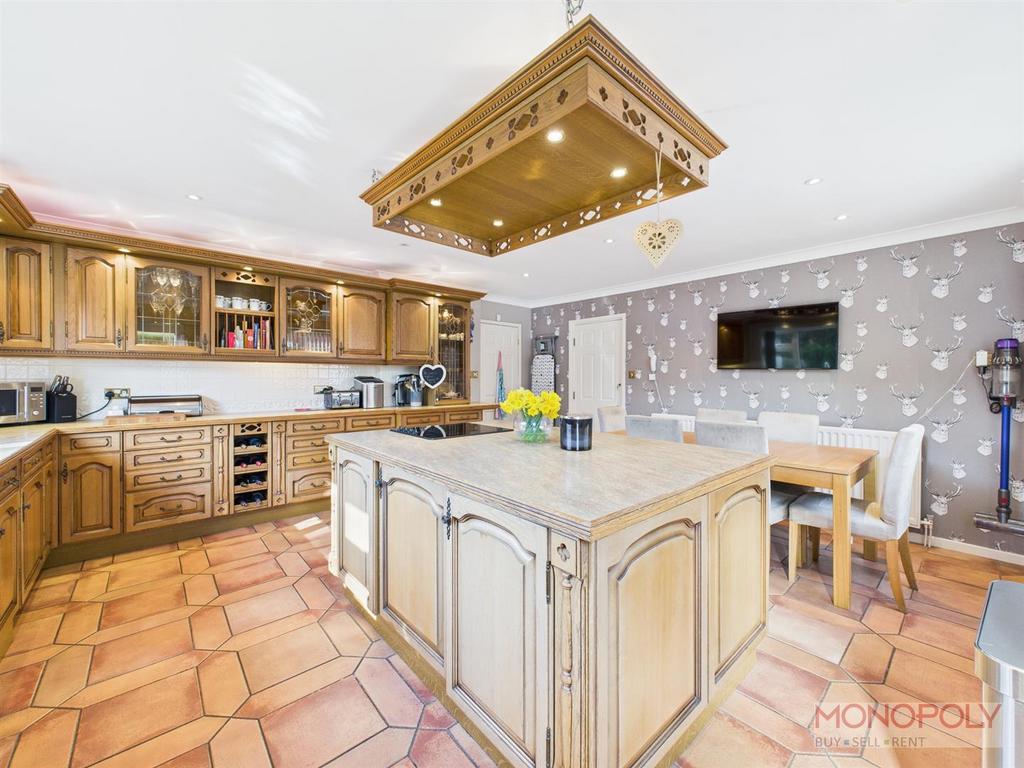 CAM04439 G0-PR0016-STILL010.jpg