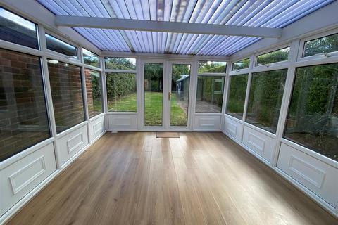 3 bedroom semi-detached house to rent, Lansdowne Road, Brimington, Chesterfield, S43 1BG
