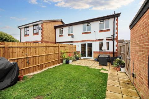 30 Isis Close, Aylesbury, HP21 9LY
