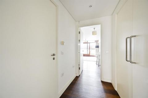 808 Frobisher Crescent, London, EC2Y 8HD