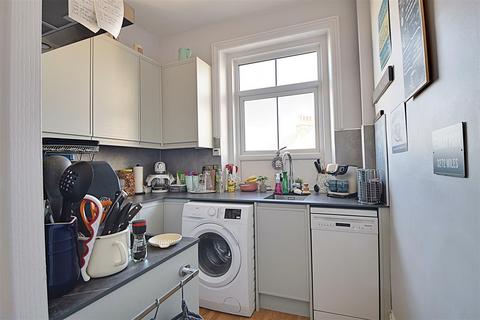 2 bedroom flat for sale, West Parade, Bexhill-On-Sea