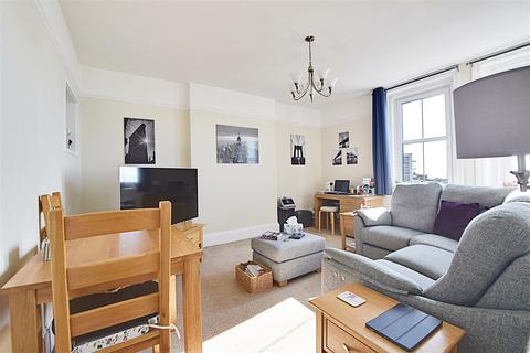 2 bedroom flat for sale, West Parade, Bexhill-On-Sea