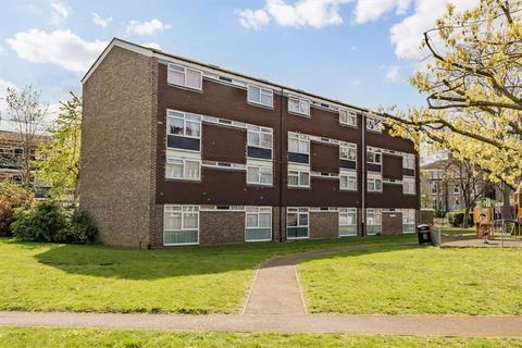 2 bedroom flat to rent, Dacre Park, London SE13