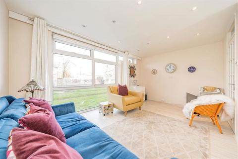 2 bedroom flat to rent, Dacre Park, London SE13