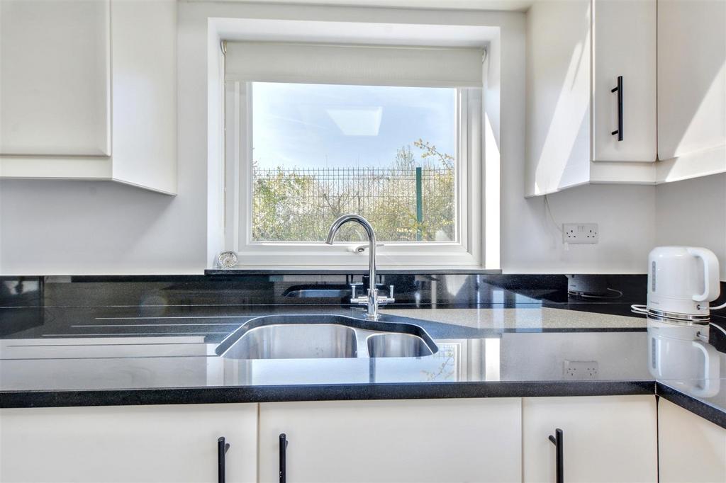 Kitchen 4.jpeg
