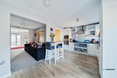 4 bedroom townhouse for sale, St. Christophers Court, Marina Swansea