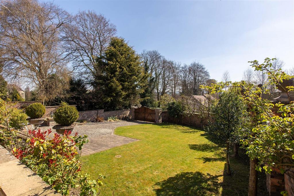 Grooms Cottage External-8.jpg