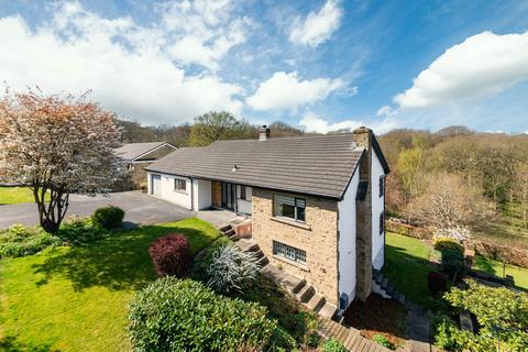 4 bedroom detached house for sale, Foxglove Road, Huddersfield, HD5