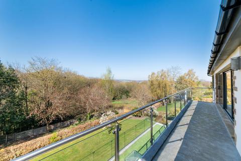 4 bedroom detached house for sale, Foxglove Road, Huddersfield, HD5