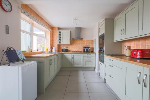 17 Carlton Close, Cheadle, Stoke-on-trent, ST10 1LB