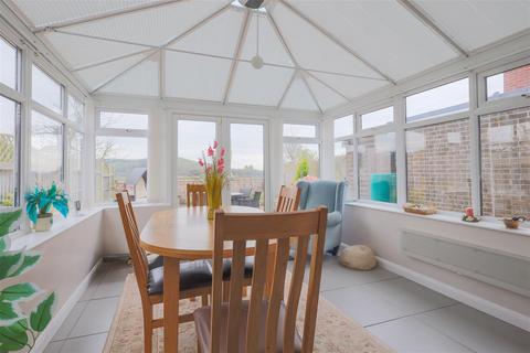 17 Carlton Close, Cheadle, Stoke-on-trent, ST10 1LB