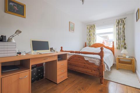 17 Carlton Close, Cheadle, Stoke-on-trent, ST10 1LB