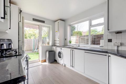 24 Christopher Close, Sidcup, DA15 8PU