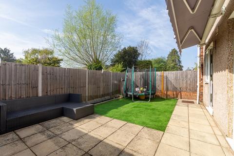 24 Christopher Close, Sidcup, DA15 8PU
