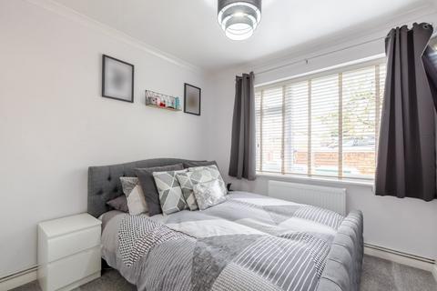 24 Christopher Close, Sidcup, DA15 8PU