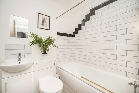 2 bedroom flat to rent, Stepney Causeway, London E1