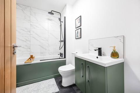 2 bedroom apartment for sale, Top Floor Apartment, Prestbury Mews, 116, Prestbury Road, Cheltenham, GL52