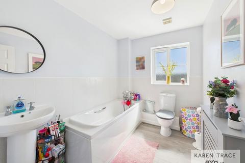 4 Hilda Row, St Austell, PL25 3FG