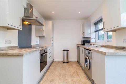 35 Coronation Street, Wrenthorpe, Wakefield, WF2 0HT