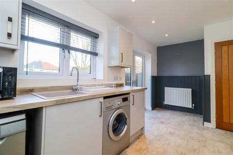 35 Coronation Street, Wrenthorpe, Wakefield, WF2 0HT