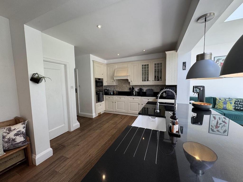 Living dining kitchen