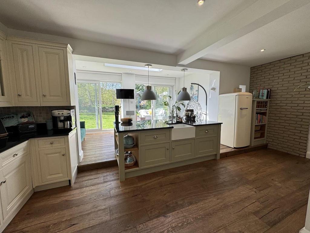 Living dining kitchen