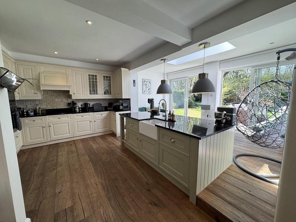 Living dining kitchen