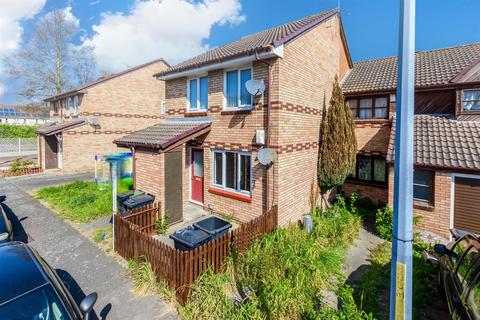 1 bedroom ground floor maisonette for sale, Damigos Road, Gravesend, Kent
