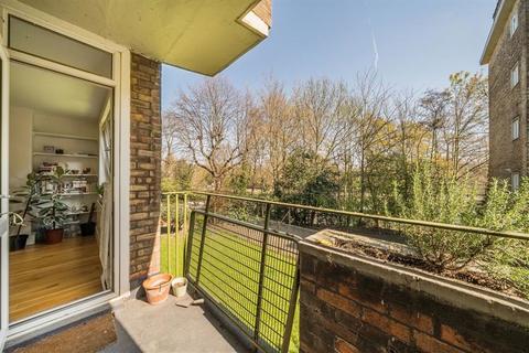 2 bedroom flat for sale, Sewardstone Road, London E2