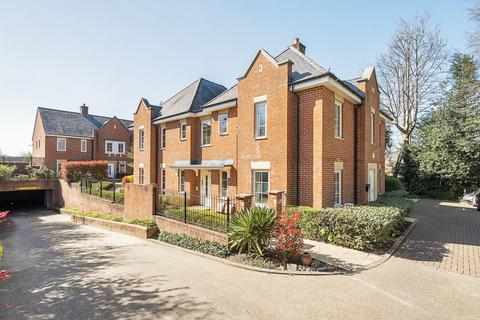 2 bedroom flat for sale, Chilbolton Avenue, Winchester, Hampshire, SO22