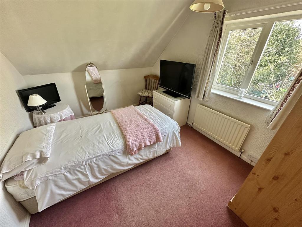 Bramleys Estate Agents - Balmfield Crescent (17).j