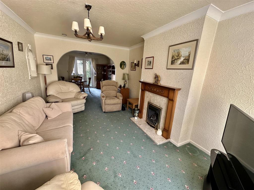 Bramleys Estate Agents - Balmfield Crescent (8).jp