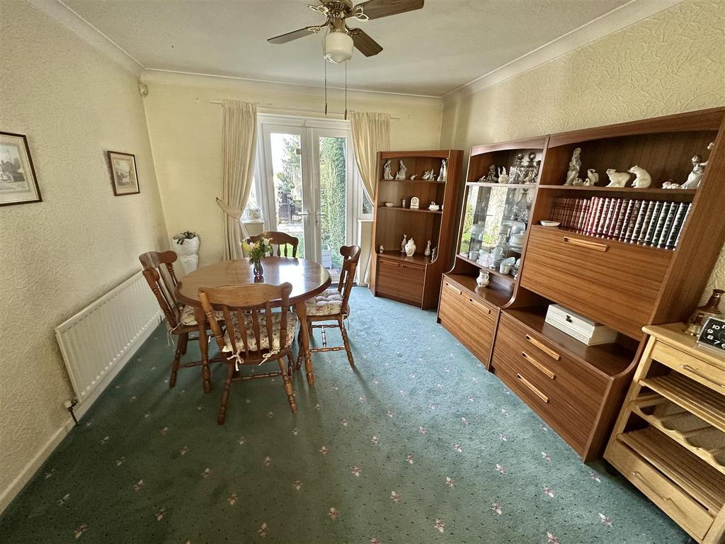 Bramleys Estate Agents - Balmfield Crescent (4).jp