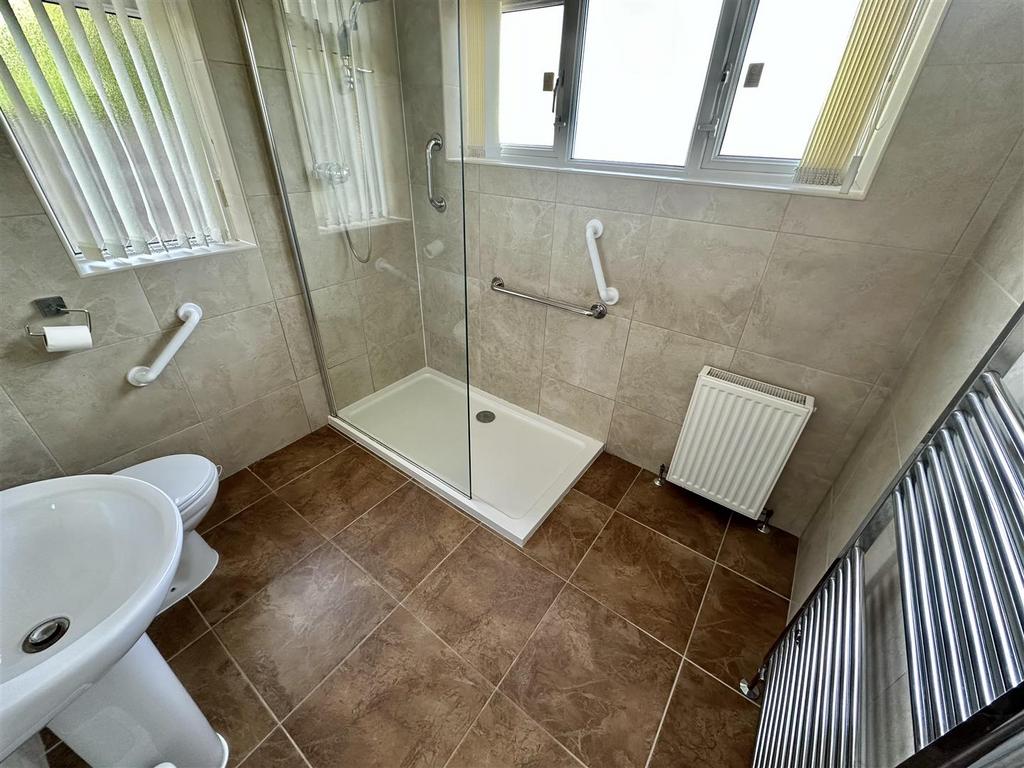 Bramleys Estate Agents - Balmfield Crescent (9).jp