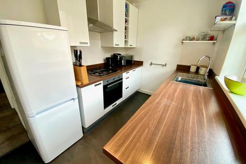 60 Eldon Road, Huddersfield, HD1 4NE