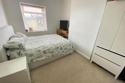 60 Eldon Road, Huddersfield, HD1 4NE