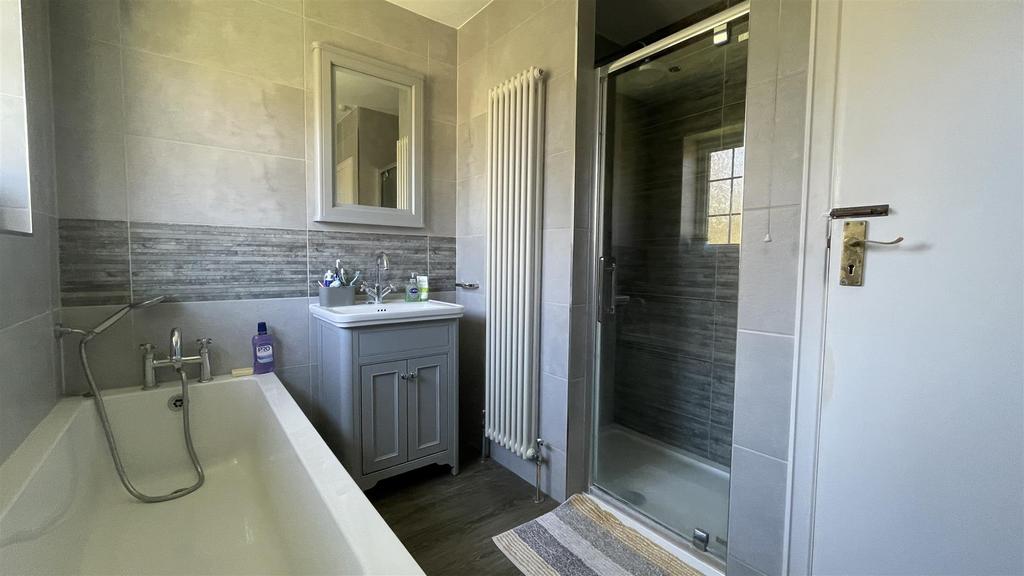 Main bathroom
