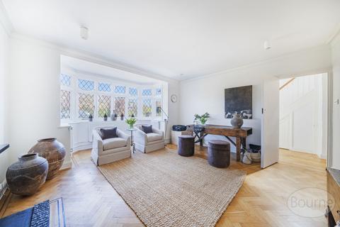 33 Between Streets, Cobham, KT11 1AA