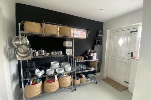 33 Between Streets, Cobham, KT11 1AA