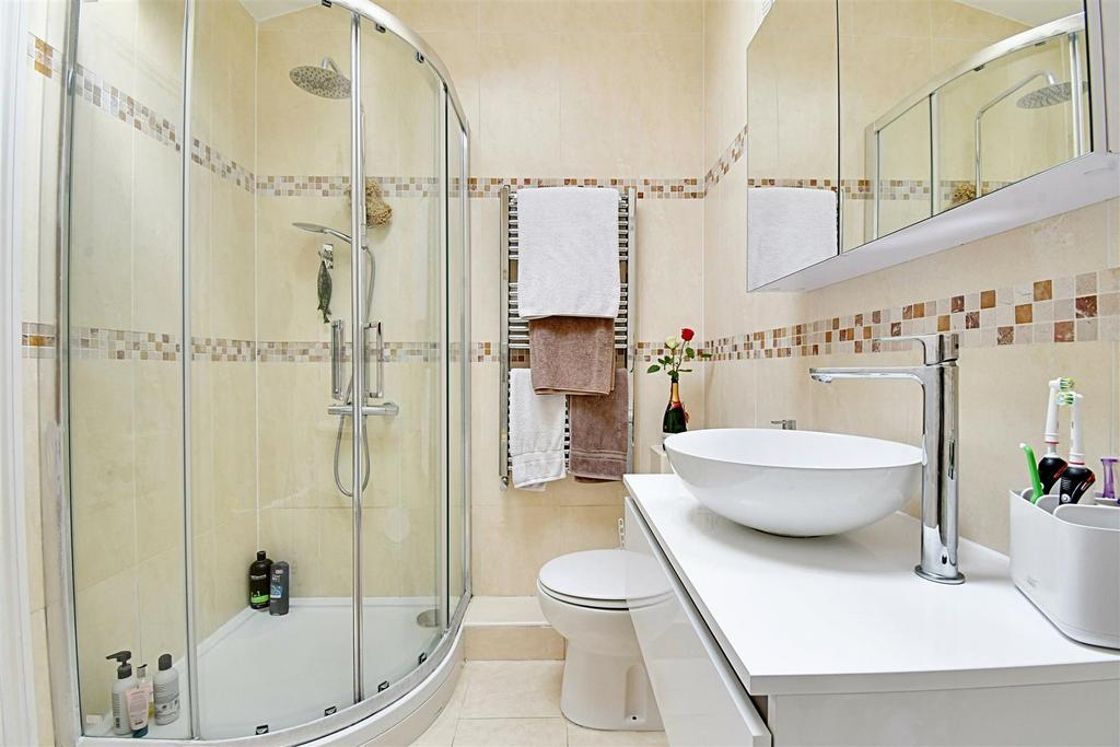 Bathroom 2.jpg