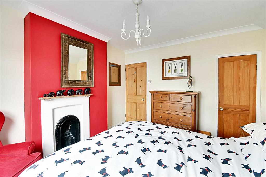 Bedroom 1 2.jpg