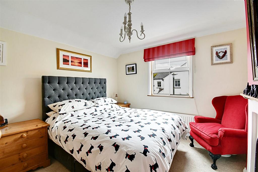 Bedroom 1 1.jpg