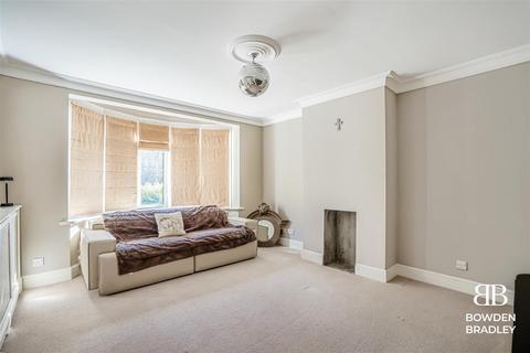 49 Roding Lane, Buckhurst Hill, IG9 6BJ