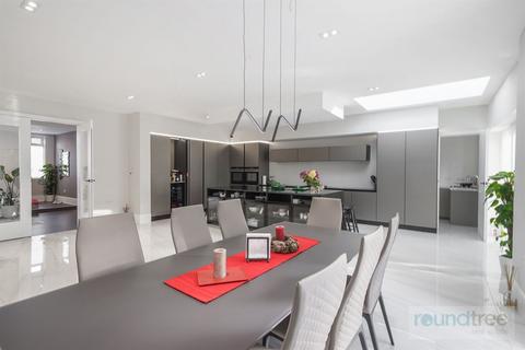 undefined, Talbot Crescent, Hendon NW4
