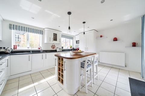 1 Collard Place, Hawkinge, Folkestone, CT18 7TY